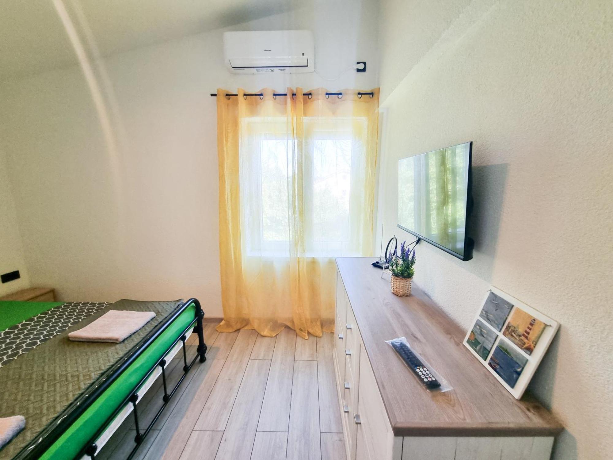 Apartmani 1 Pinezici Exterior photo